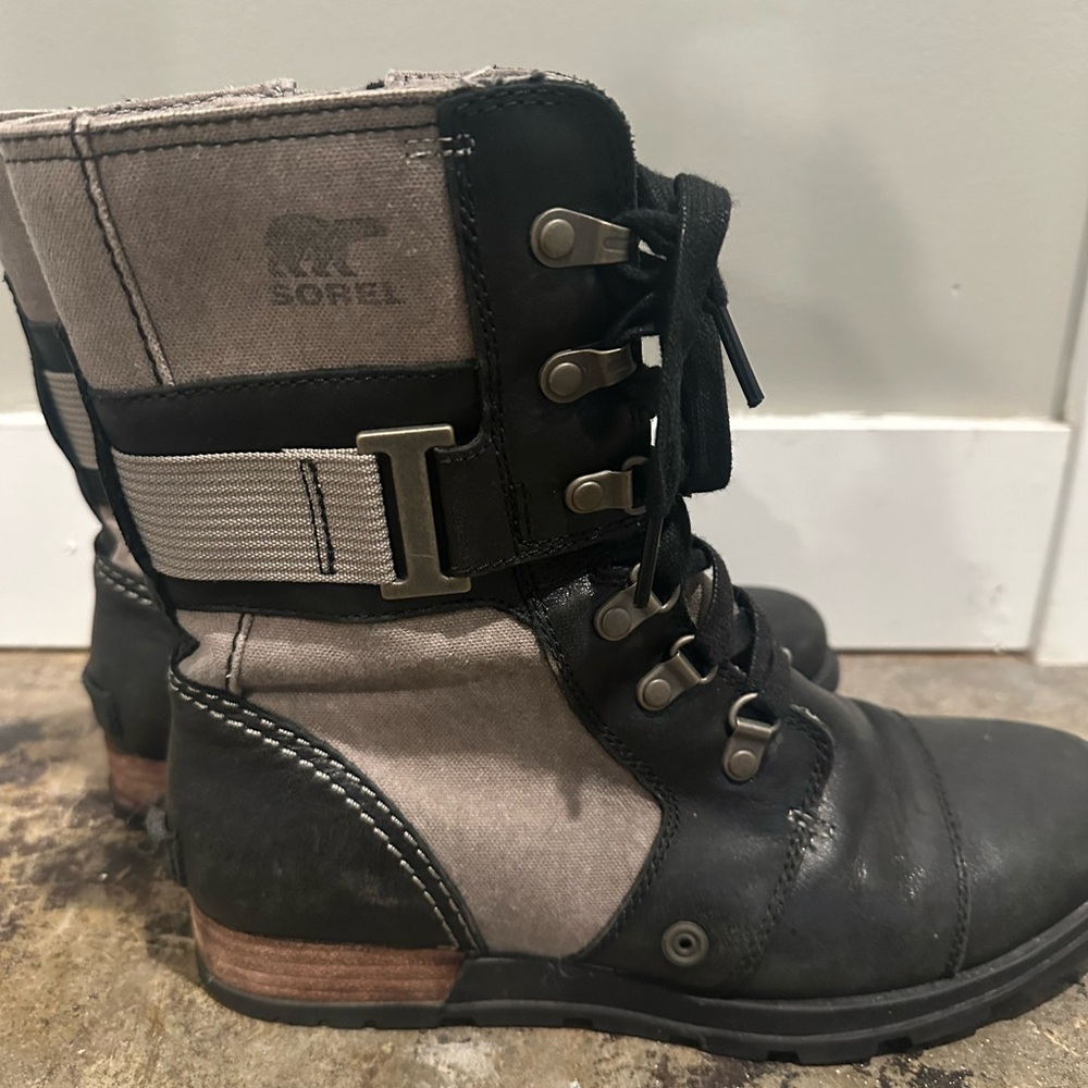 Women’s Sorel Major Carly Combat Boots